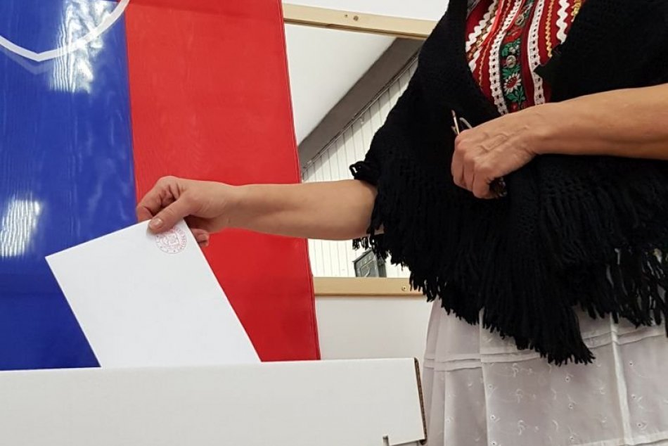 Ilustračný obrázok k článku Neoficiálne výsledky: V TTSK OĽaNO výrazne predbehlo Smer. Ako sa darilo ostatným?