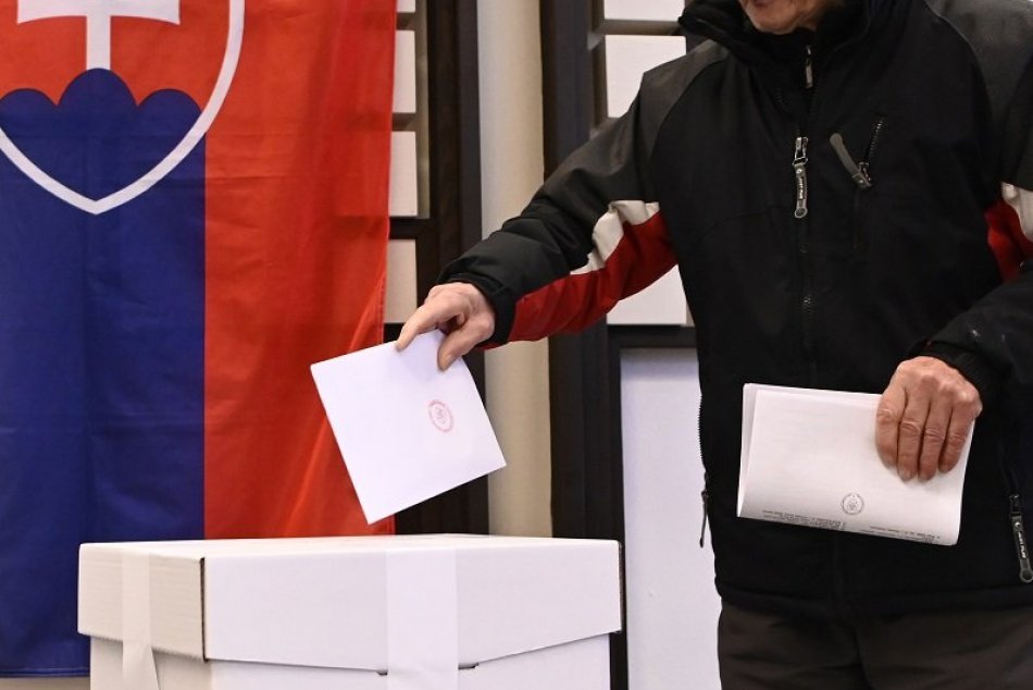 Ilustračný obrázok k článku V Revúckom okrese otvorili volebné miestnosti včas a bez problémov