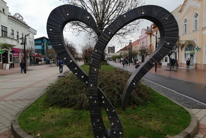 Ilustračný obrázok k článku VIDEO: Primátor Viliam Zahorčák s pozdravom pre Michalovčanky