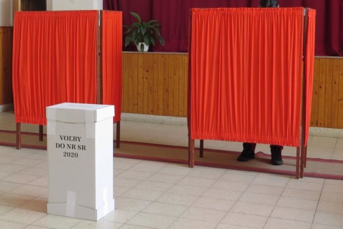 Ilustračný obrázok k článku Prvý Matovič a druhý Kotleba: Takto sa volilo v neďalekej Dobšinej