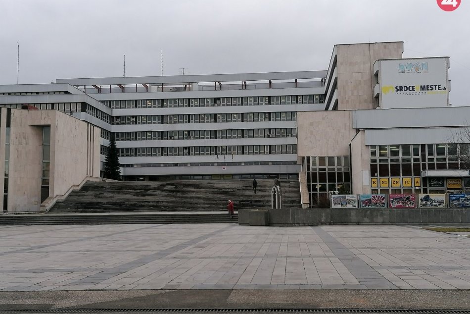 Ilustračný obrázok k článku Na magistrát sa nedostanete, po testovaní v ňom robia dôkladnú dezinfekciu