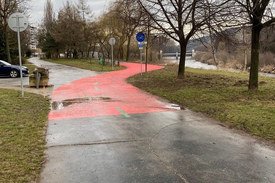 Ilustračný obrázok k článku Združený cyklochodník poteší cyklistov aj peších v jednej z košických mestských častí, FOTO