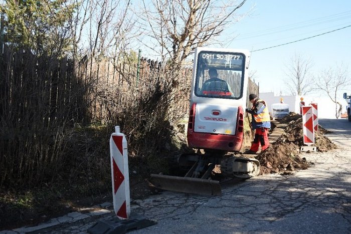 Ilustračný obrázok k článku Koliba sa po rokoch dočkala! Konečne tam opravujú cesty