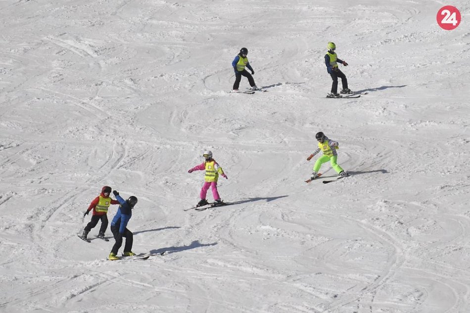 Ilustračný obrázok k článku Začali platiť prísnejšie podmienky pre zimné strediská, treba negatívny test