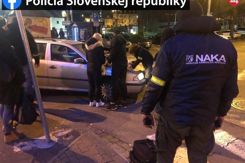 Ilustračný obrázok k článku Drogy za 20-tisíc! Vyššia súdna úradníčka a dcéra známeho prokurátora skončila v putách