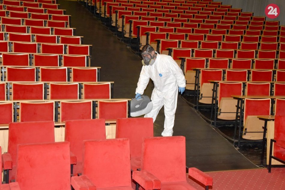 Ilustračný obrázok k článku Kontaktná výučba medikov Lekárskej fakulty v nemocniciach je zrušená, neučí sa ani na TUKE a Veterine