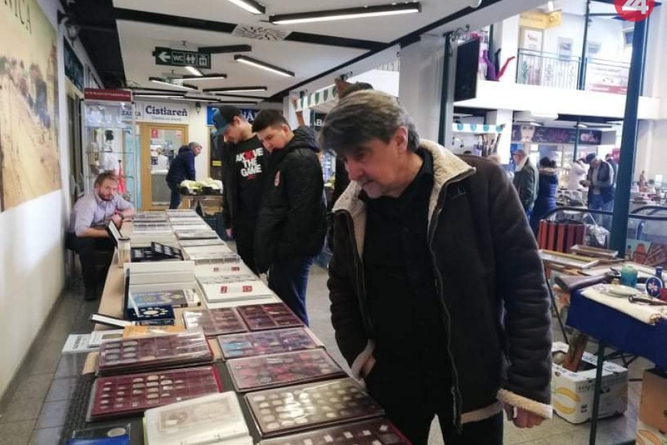 Ilustračný obrázok k článku Staré vzácnosti a kuriozity, ktoré ukrývajú príbehy: Starožitníci v tržnici, FOTO