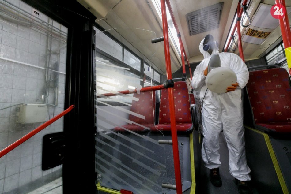 Ilustračný obrázok k článku VIDEO: Kým Bratislavčania spia, ulice mesta sa dezinfikujú