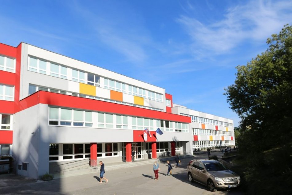 Ilustračný obrázok k článku Na bystrickej škole hľadajú posily: Potrební sú nielen učitelia