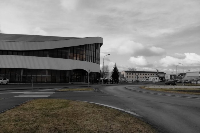 Ilustračný obrázok k článku Koronavírus: Aj takto ovplyvnia rozhodnutia krízových štábov najbližšie dianie v Humennom!