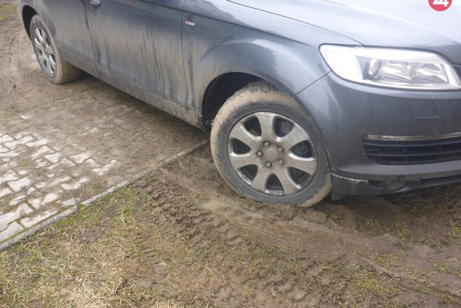 Ilustračný obrázok k článku Mestskí policajti vo Zvolene zintenzívnili kontroly: Posvietia si na parkovanie vodičov