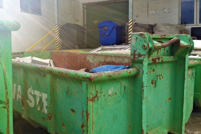 Ilustračný obrázok k článku Kontajnery budú pod našimi oknami: ROZPIS ich rozmiestnenia po Považskej