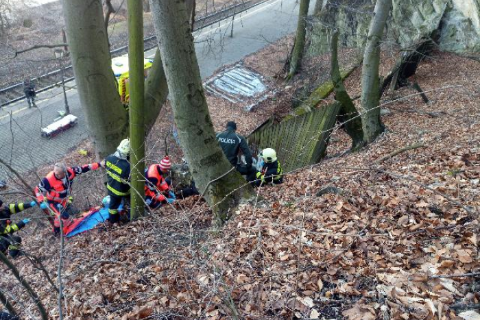 Ilustračný obrázok k článku Hrozivé okamihy na Urpíne: Žena spadla z chodníka strmým zrázom, FOTO