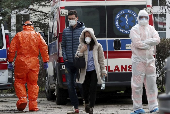 Ilustračný obrázok k článku Do Poľska sa nedostaneme: Zatvára hranice a pozastaví dopravu