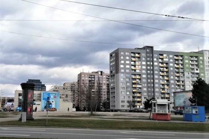 Ilustračný obrázok k článku Koronavírus: Bytovky čaká dezinfekcia kľučiek, zábradlí, výťahov i spoločných priestorov