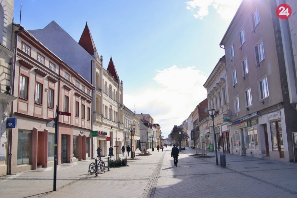 Ilustračný obrázok k článku Koľko nás žije v meste pod Zoborom? Najnovšie štatistiky vás nepotešia