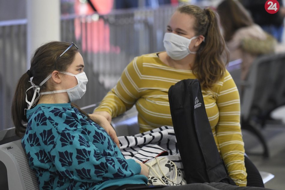 Ilustračný obrázok k článku Koronavírus: Šaľa sprísňuje opatrenia, do MHD už iba s rúškom na tvári