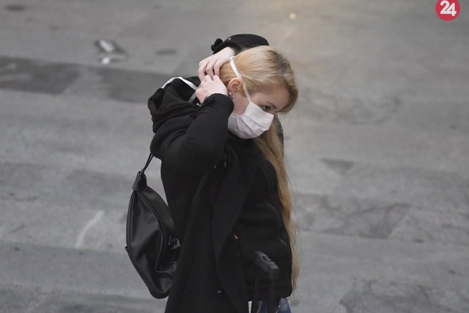 Ilustračný obrázok k článku Koronavírus: Opatrenia na Sliači? Zákaz zhromažďovania sa aj úprava úradných hodín