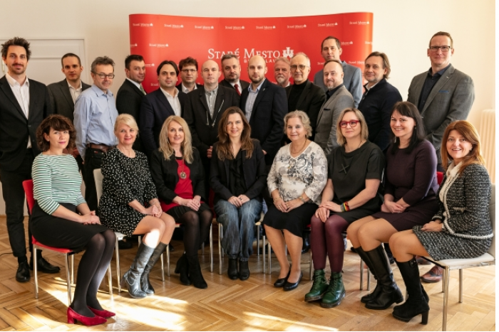 Ilustračný obrázok k článku Pre koronavírus samosprávy odsúvajú riešenia bežných problémov, zameriavajú sa na vzniknutú krízu