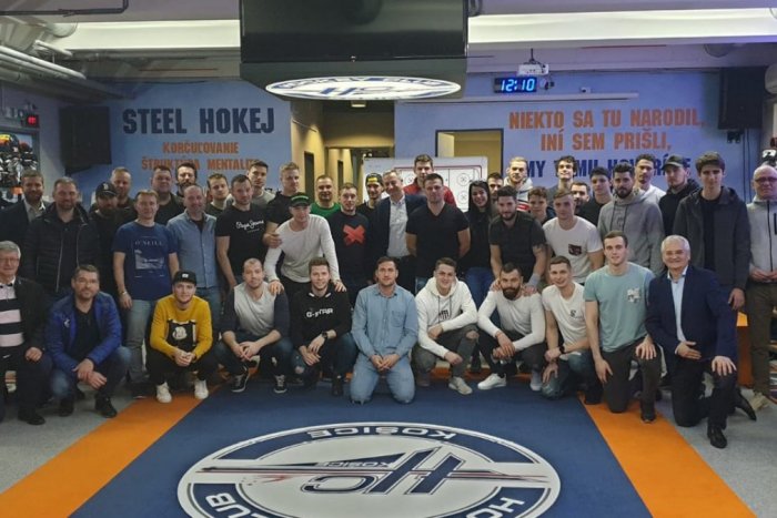 Ilustračný obrázok k článku Jasný postoj košických hokejistov smerom k šéfovi ligy: Medaily si NEPROSÍME! FOTO