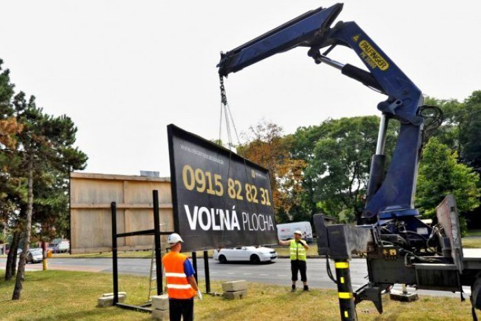 Ilustračný obrázok k článku Recept, ako zatočiť s billboardami? Mesto má TAKÝTO plán