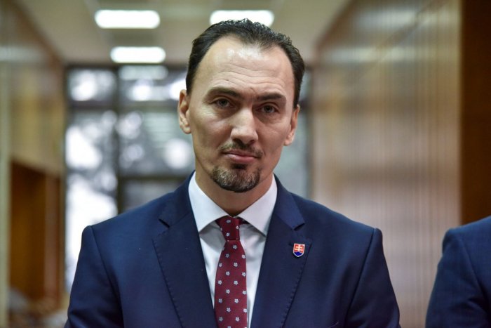 Ilustračný obrázok k článku Šéf slovenského hokeja Miro Šatan: Nerátam, že MS budú a titul Bystrice nemá hodnotu!