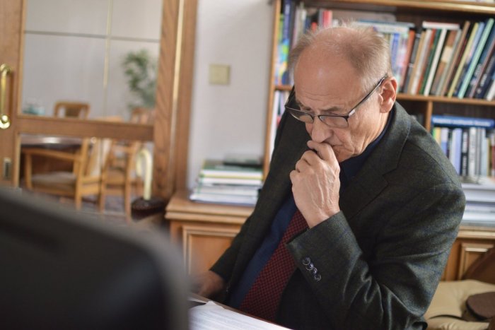 Ilustračný obrázok k článku Kornavírus: Ružomberské zastupiteľstvo nebude, primátor ho nezvolal