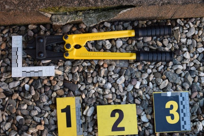 Ilustračný obrázok k článku Neskutočné! V čase mimoriadnej situácie vykradli košickú lekáreň!