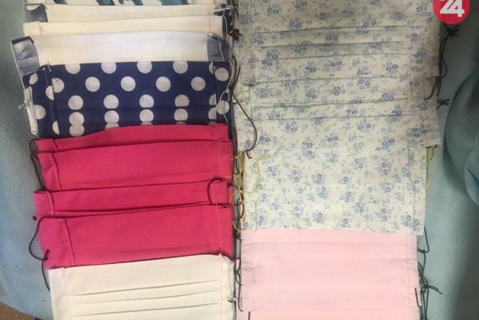 Ilustračný obrázok k článku Chcete šiť rúška? Mesto zabezpečilo materiál, ktorý si vyzdvihnete na tomto mieste