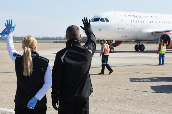Ilustračný obrázok k článku V piatok priletí z Londýna na bratislavské letisko 189 Slovákov