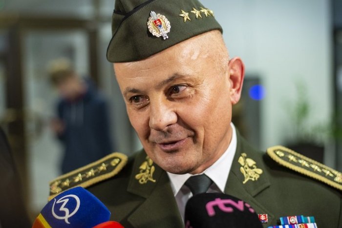 Ilustračný obrázok k článku Premohla ho únava? Riaditeľ Vojenského spravodajstva Balciar sa vzdal funkcie