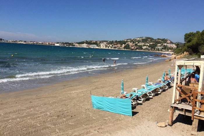 Ilustračný obrázok k článku SVET O SLOVENSKU: Zasa robíme veci naopak! EÚ dovolenky otvára