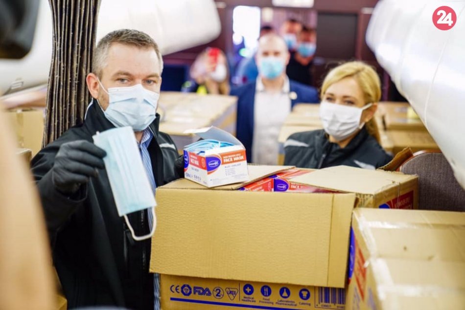 Ilustračný obrázok k článku Vláda: Pellegriniho testy na koronavírus sú nám na nič. Fungujú len pri polomŕtvych