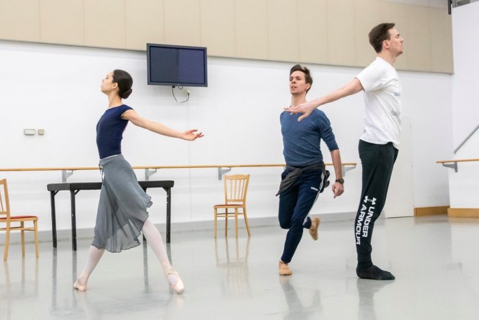 Ilustračný obrázok k článku Dajte si rannú rozcvičku s hviezdami baletu! +VIDEO