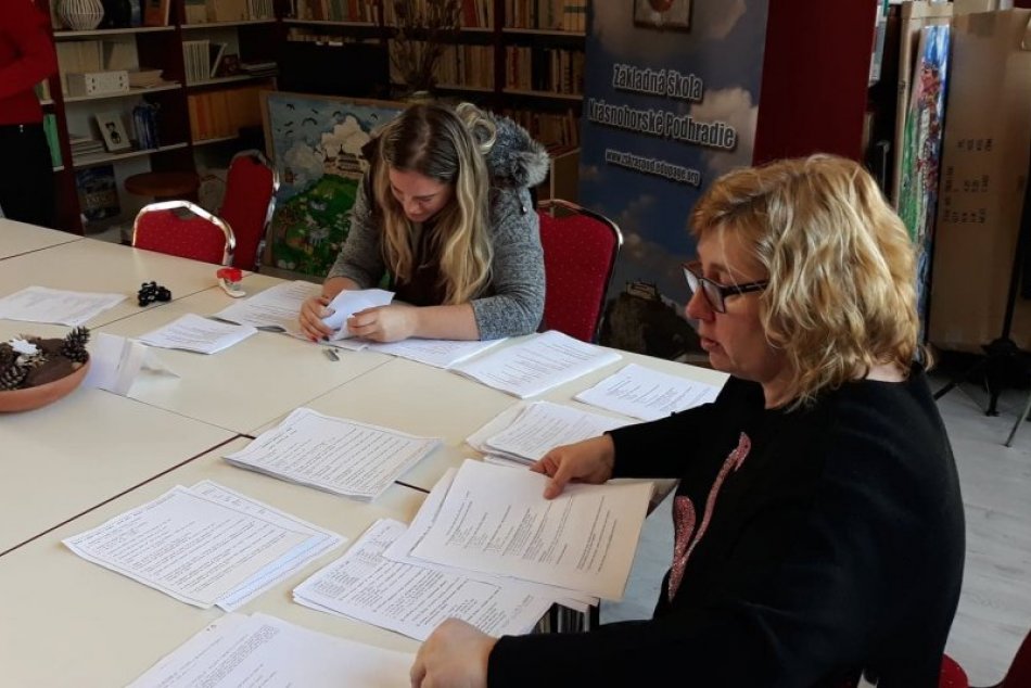 Ilustračný obrázok k článku Nie každý má doma internet: Takto sa so vzdelávaním vysporiadali pod hradom Krásna Hôrka