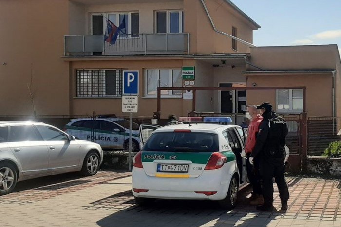 Ilustračný obrázok k článku Ďalší, čo myslel, že počas opatrení si ho nevšimnú... Policajti ho prekvapili