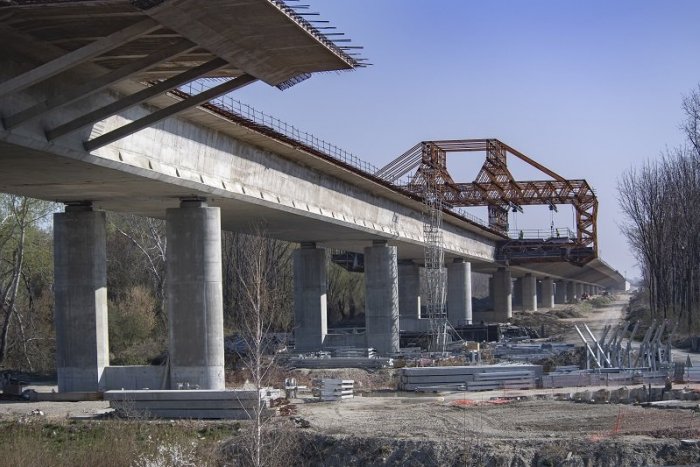 Ilustračný obrázok k článku Vodiči, pozor! Výstavba nultého obchvatu si vyžiada dopravné obmedzenia