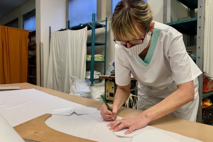 Ilustračný obrázok k článku Bratislava nakupuje tisíce rúšok, objednala i respirátory a zdravotné pomôcky