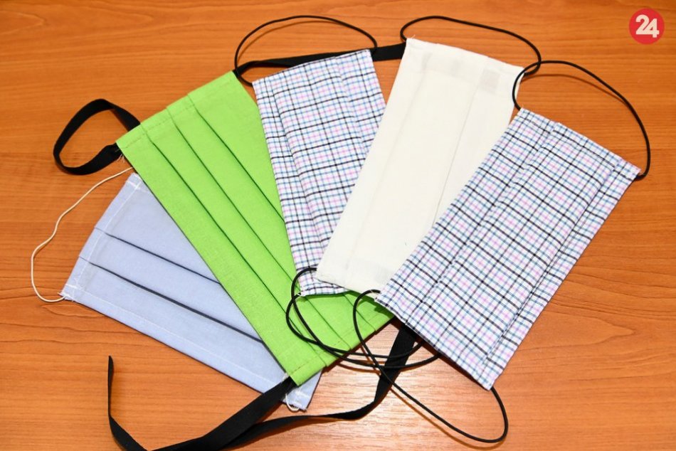 Ilustračný obrázok k článku Stredné školy pripravili pekný dar: Stovky rúšok idú na tieto adresy, FOTO