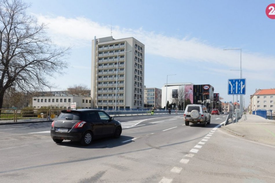 Ilustračný obrázok k článku Rozbehli rokovania: Radnica chce natrvalo dostať nákladné autá z centra mesta