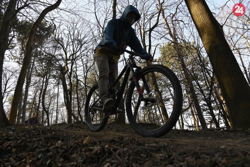 Ilustračný obrázok k článku Nadávky a agresia. Cyklisti v lesoparku si často myslia, že sú tam pánmi