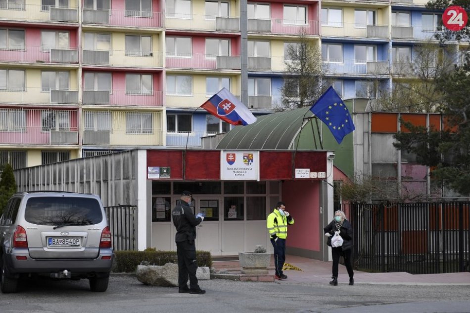 Ilustračný obrázok k článku Do karanténneho zariadenia na Medickej ulici priviezli ďalších repatriantov najmä z Rakúska
