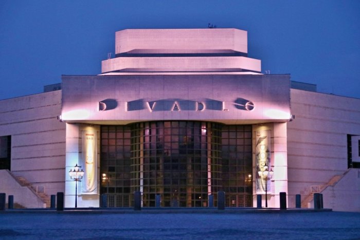 Ilustračný obrázok k článku Nitrianske dominanty zmenia farbu: Svietiť budú na purpurovo