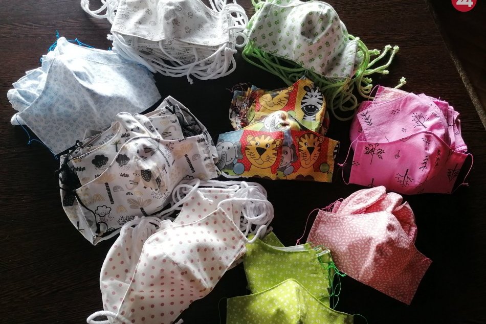 Ilustračný obrázok k článku Na seniorov nezabudli: V obci pripravili rúška, pomôžu s nákupom