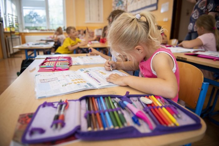 Ilustračný obrázok k článku Toto už učitelia preháňajú! Deti dostávajú úlohy ako v stredoveku