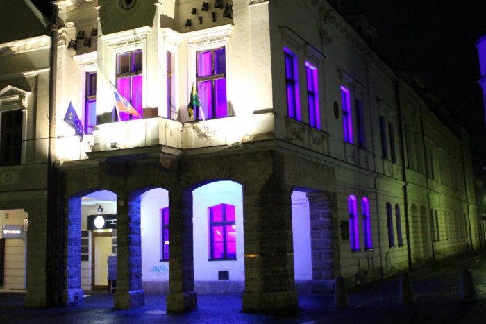 Ilustračný obrázok k článku Žilinské dominanty sa rozsvietia na modro: Bude to pre dobrú vec