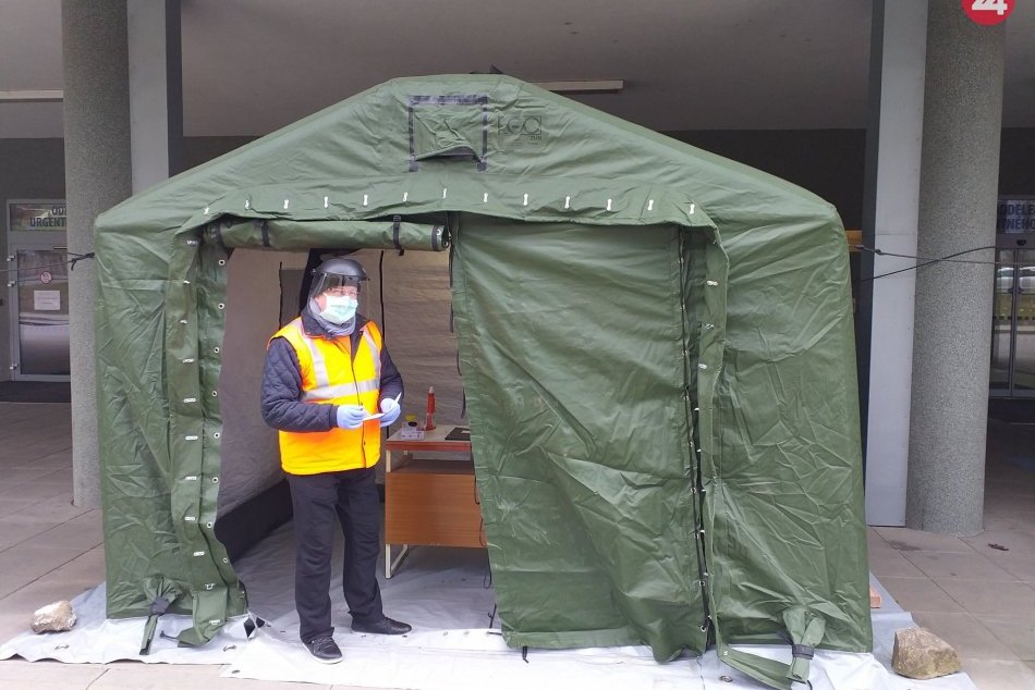 Ilustračný obrázok k článku Musíte na urgent do bystrickej nemocnice? Nevyhnete sa triediacemu stanu, FOTO