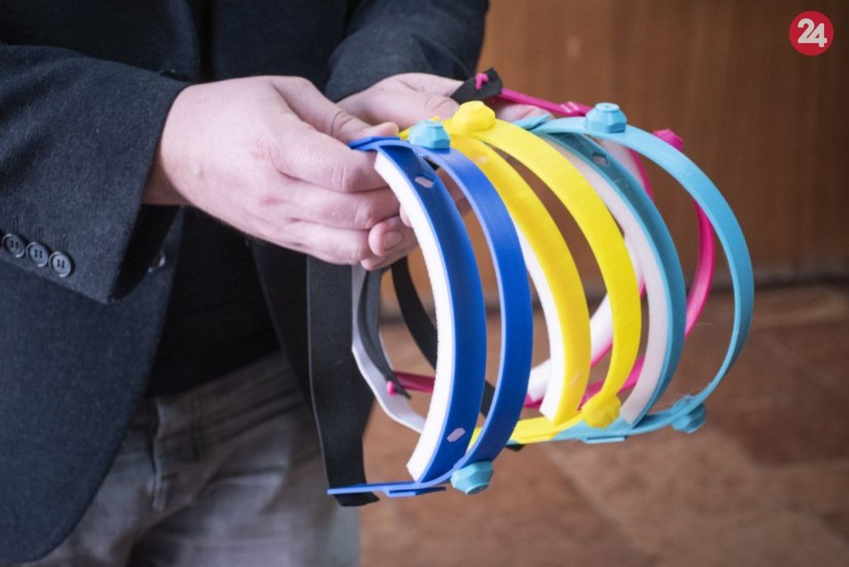 Ilustračný obrázok k článku FC Nitra podáva pomocnú ruku: Domovom sociálnych služieb daruje ochranné štíty