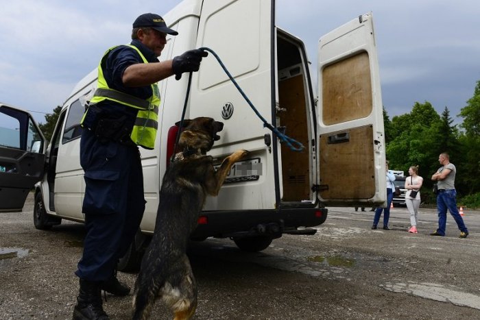 Ilustračný obrázok k článku SVET O SLOVENSKU: Dezinfekcia sa už pašuje ako drogy
