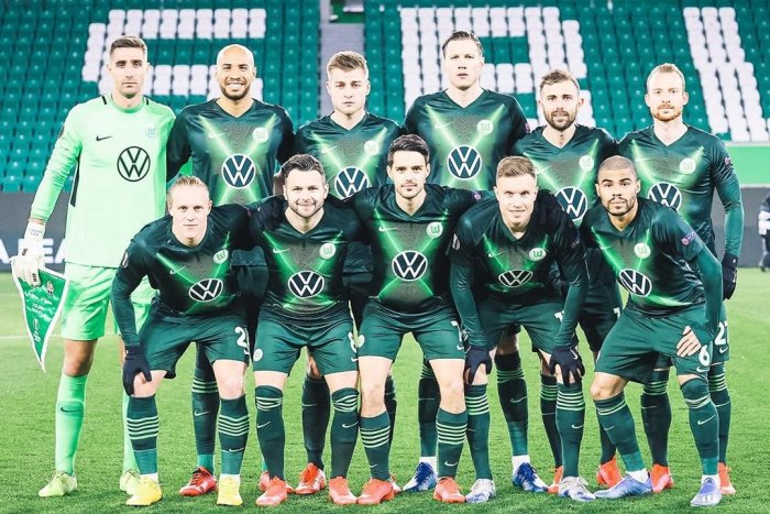 Ilustračný obrázok k článku Futbalisti z nemeckého klubu pomáhali v supermarkete: Aha, ako vykladali tovar! VIDEO